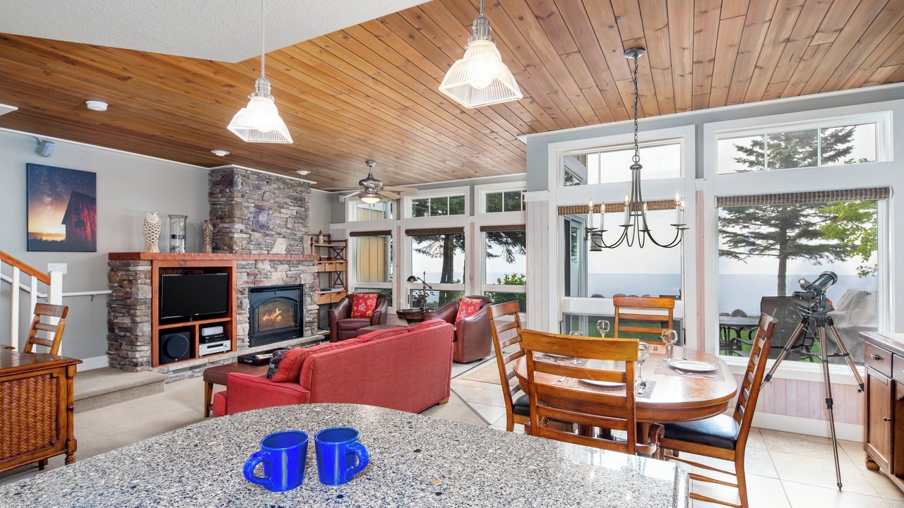 Photo of Bedroom in Two Harbors