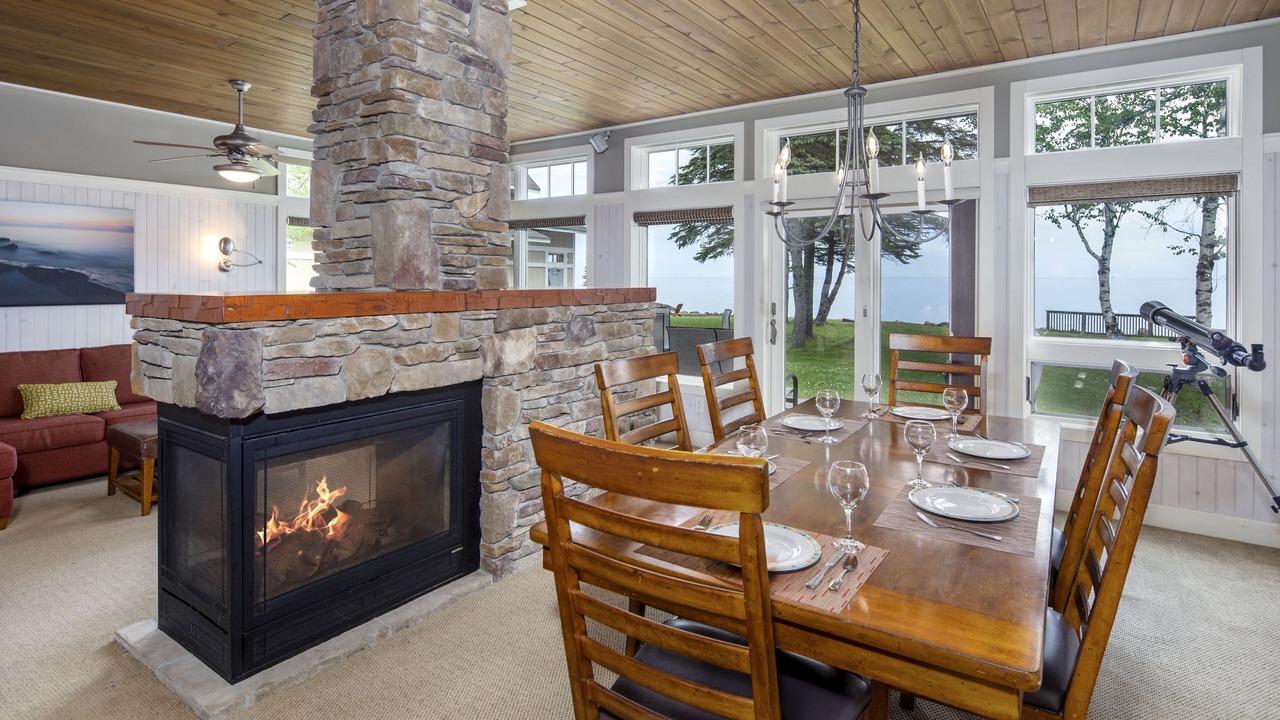 Photo of Livingroom in Two Harbors