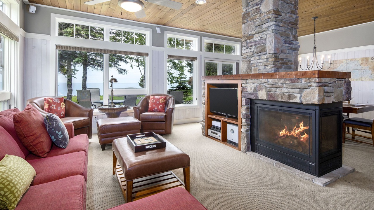 Photo of Livingroom in Two Harbors