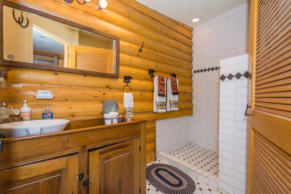 Photo of Bathroom in Old Fourth Ward