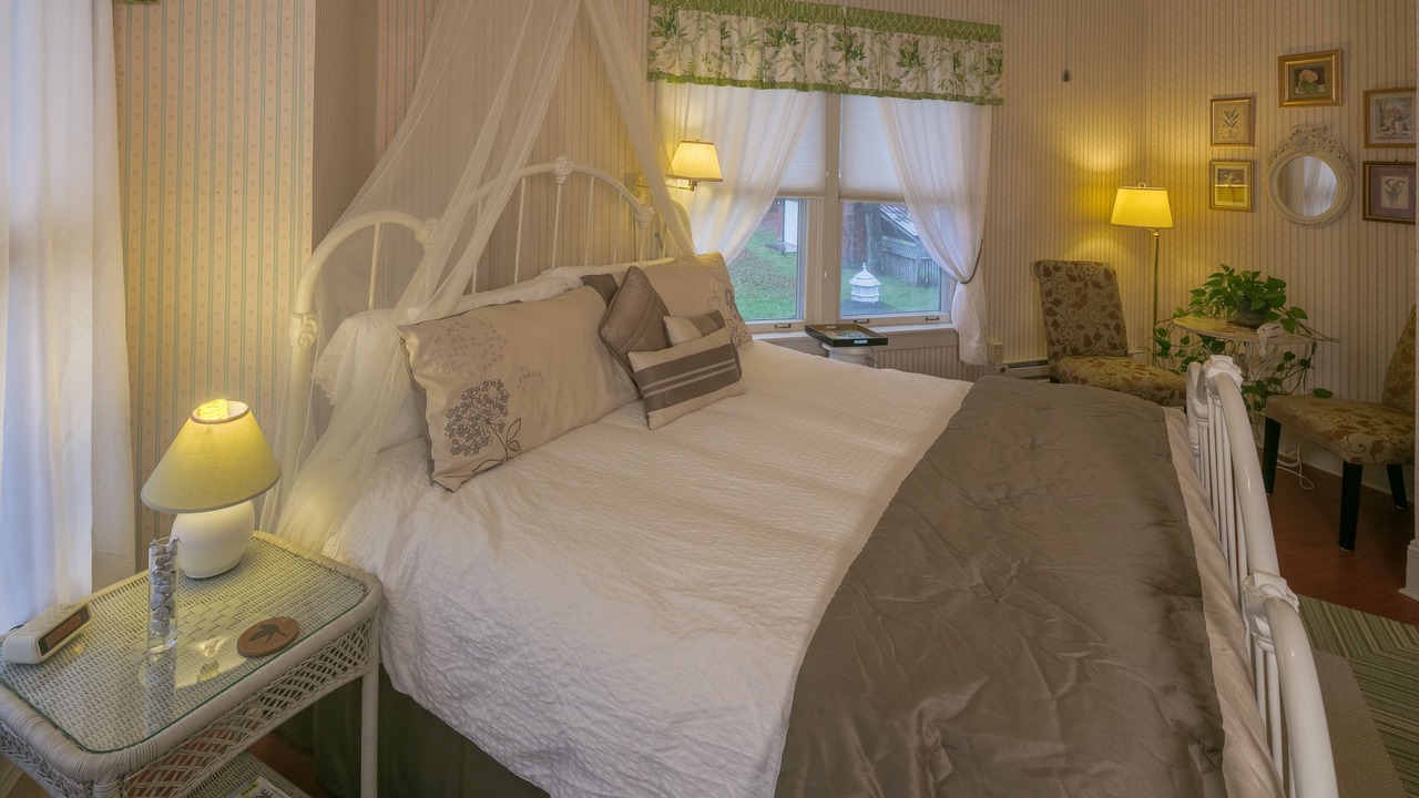 Photo of Bedroom in Sugar Grove