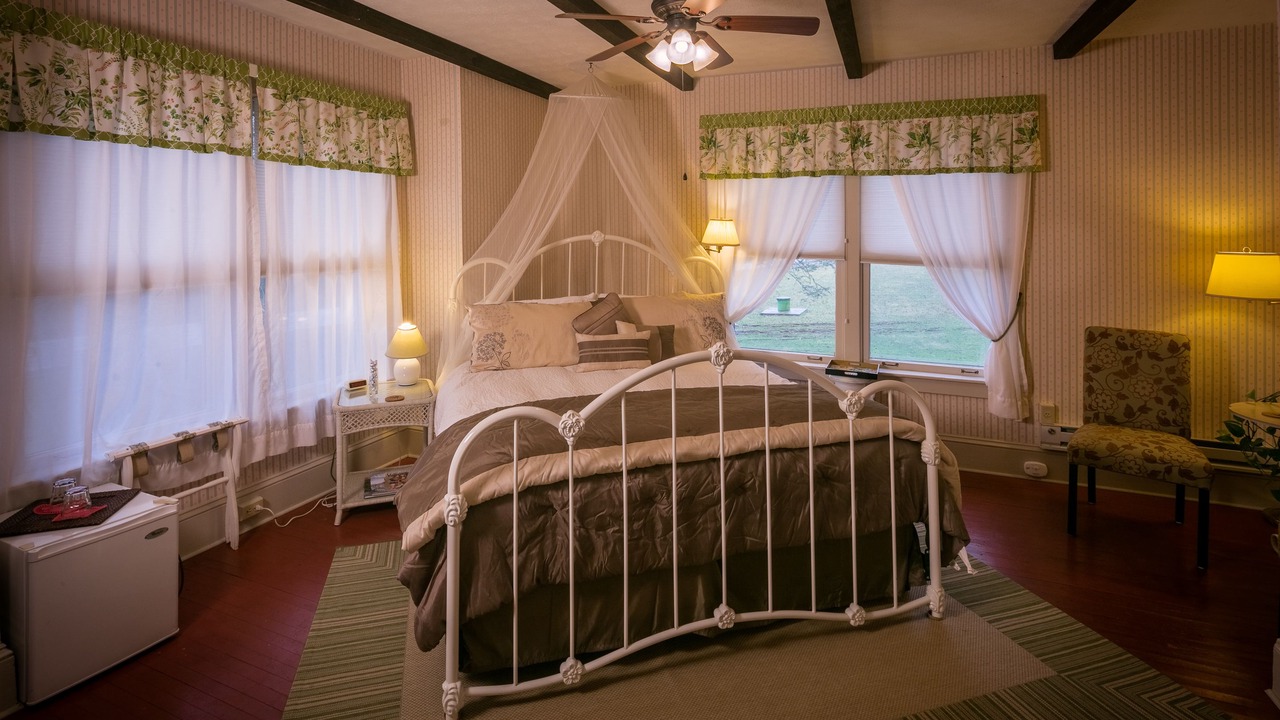 Photo of Bedroom in Sugar Grove