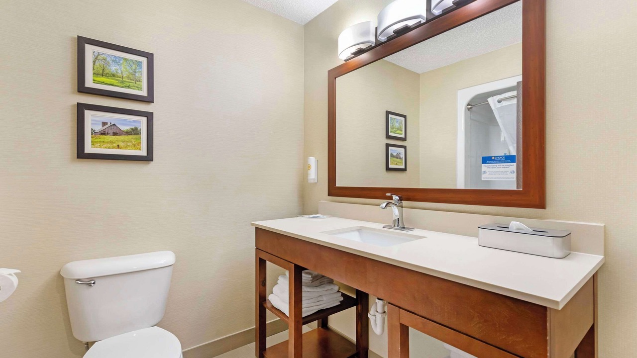 Photo of Bedroom in Cedar Falls