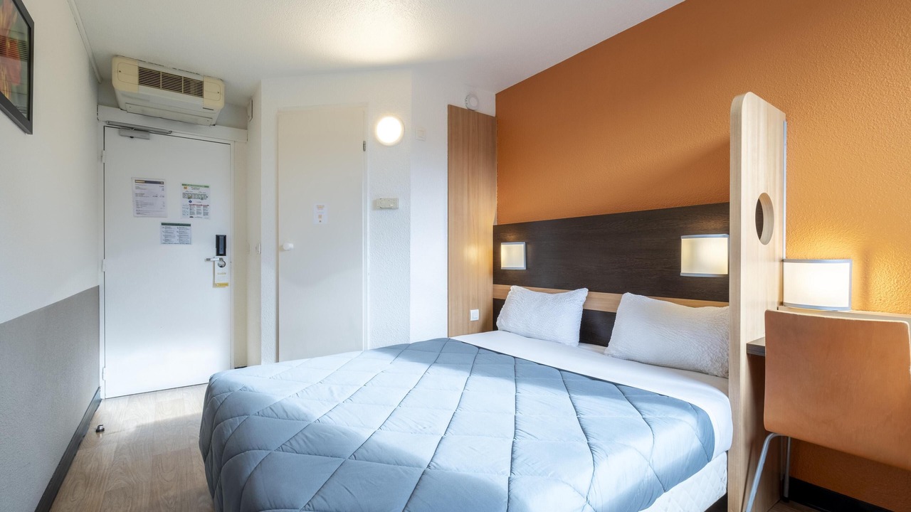 Photo of Bedroom in Roissy-en-France