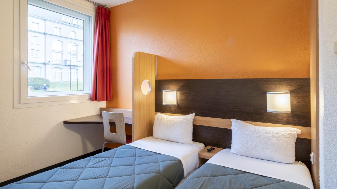Photo of Bedroom in Roissy-en-France