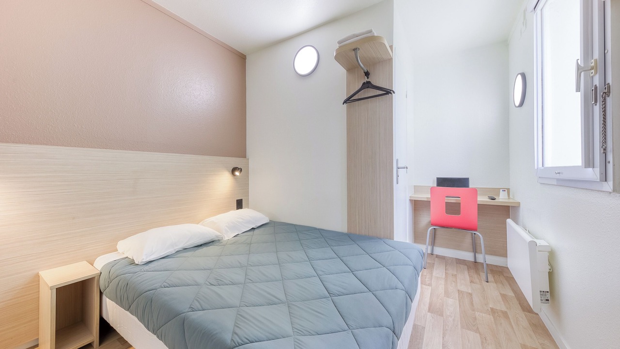 Photo of Bedroom in Cergy