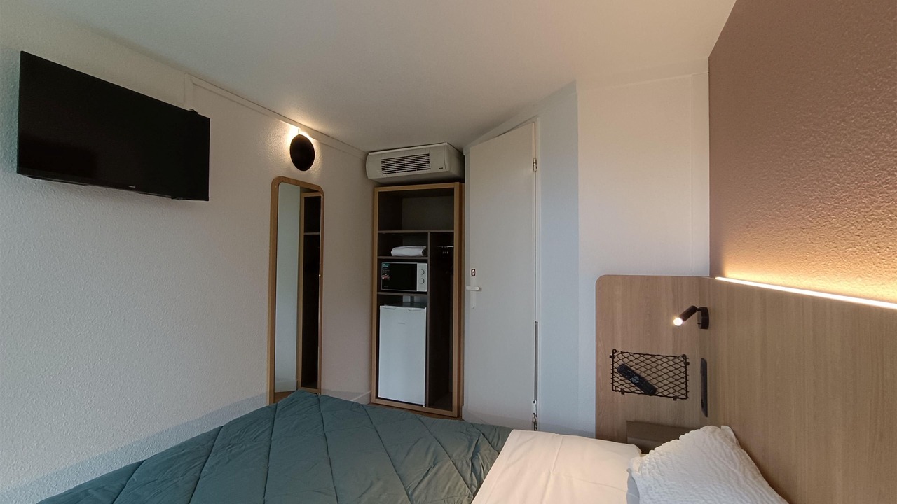 Photo of Bedroom in Saint Tronquet Business Park
