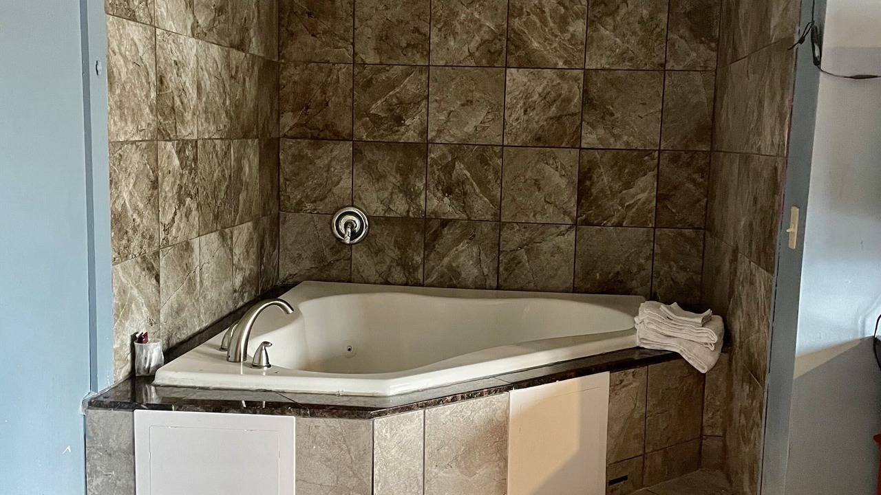 Photo of Bathroom in Garfield Ridge