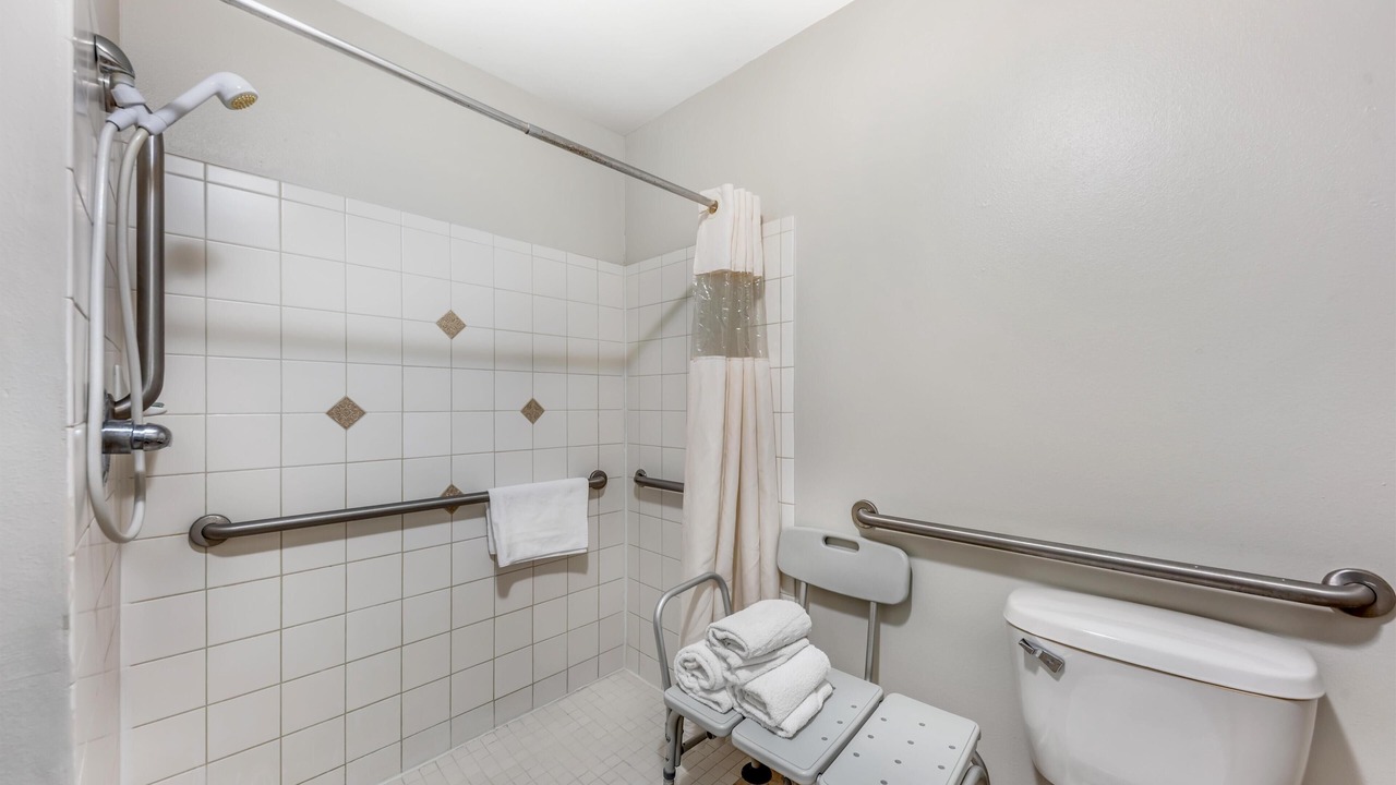 Photo of Bathroom in Junction