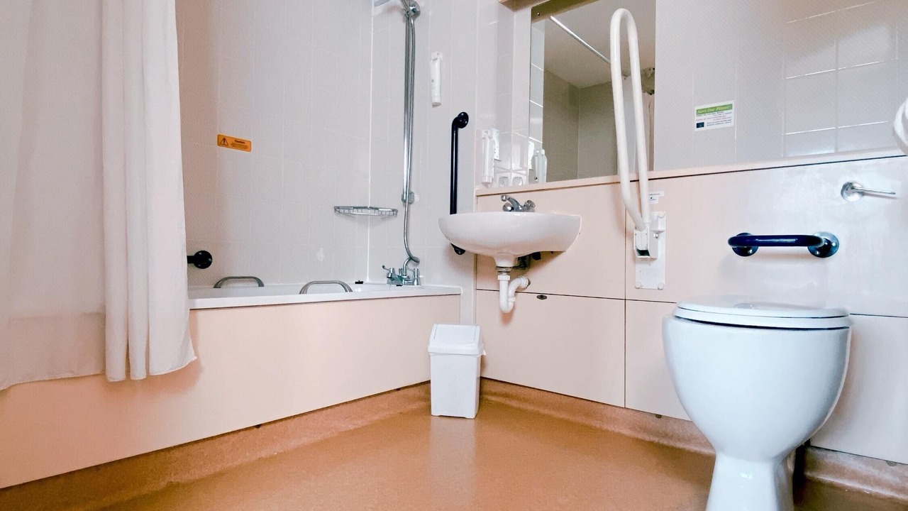 Photo of Bathroom in Little Stukeley