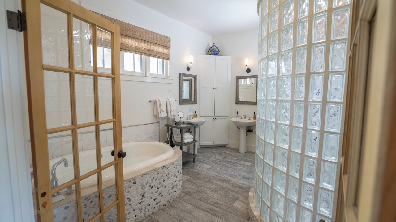 Photo of Bathroom in Kyle
