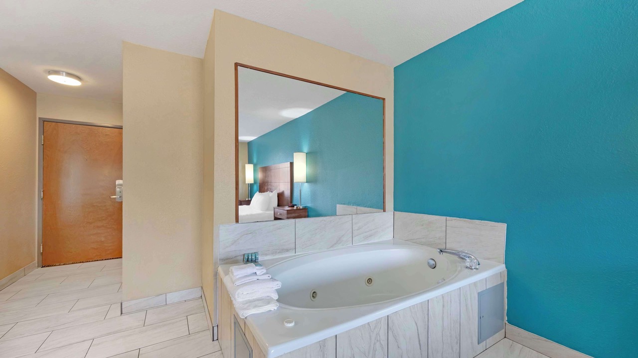Photo of Bedroom in Central City