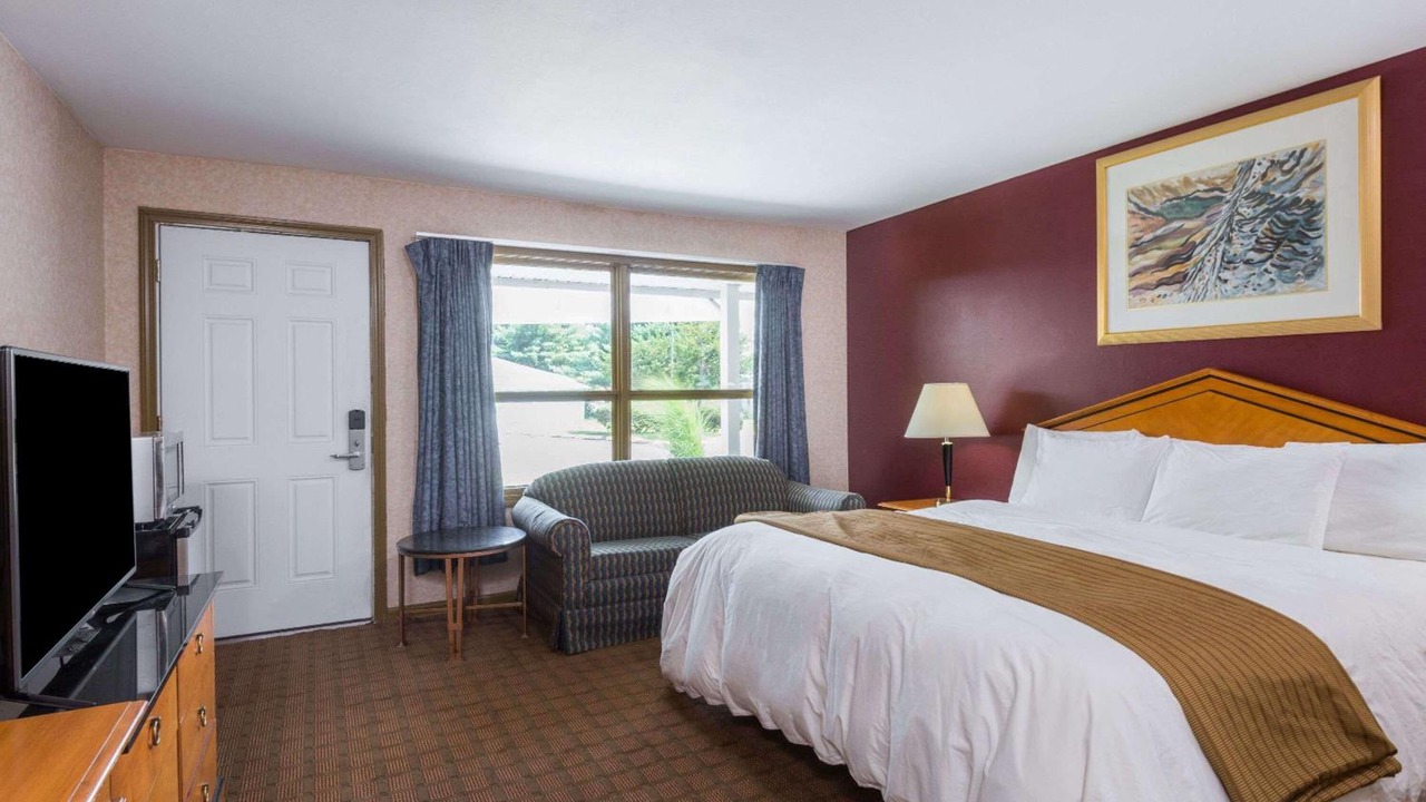 Photo of Bedroom in Central Village