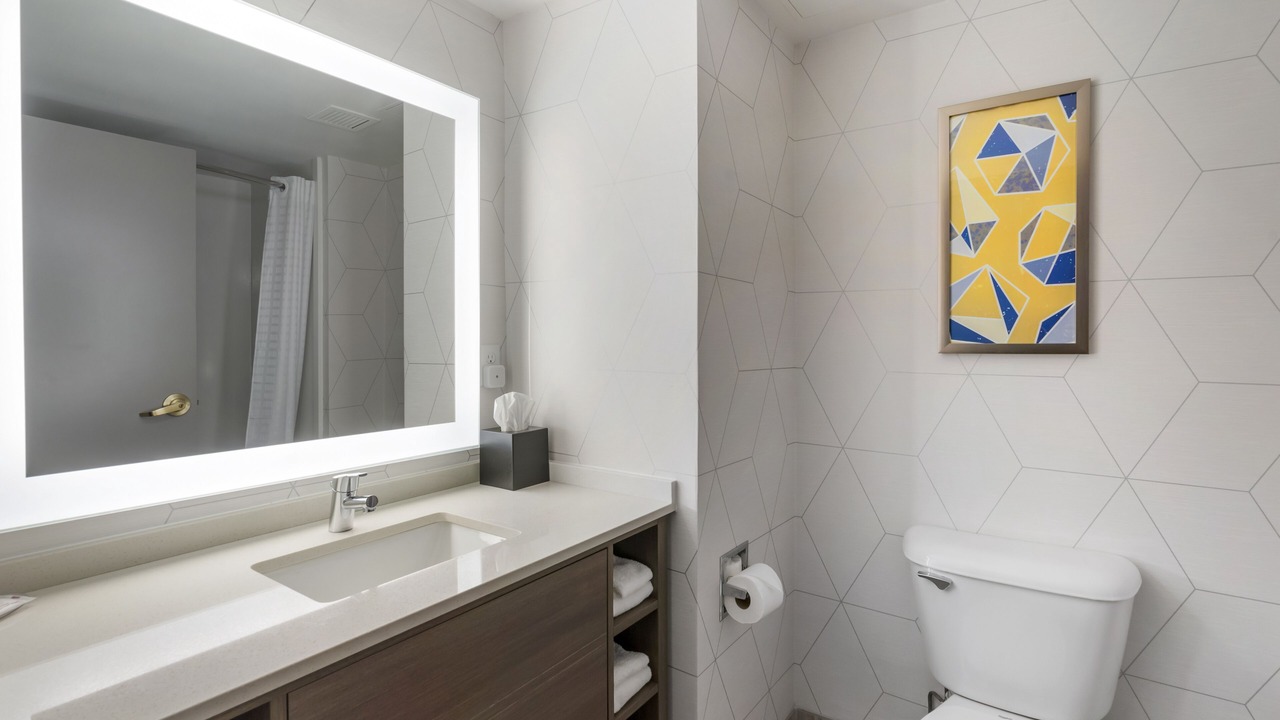 Photo of Bathroom in Coliseum Central