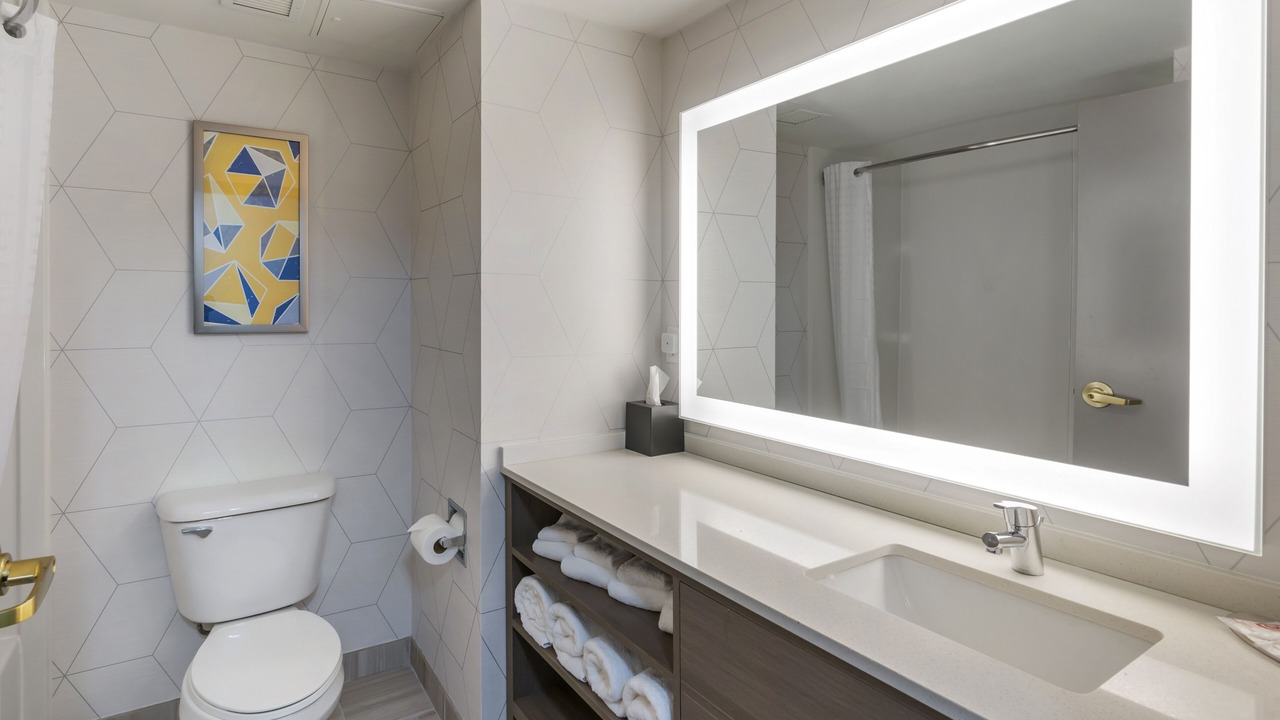 Photo of Bathroom in Coliseum Central