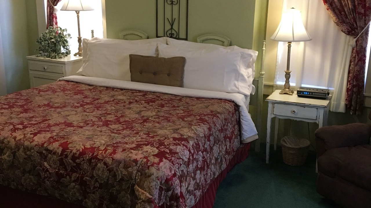 Photo of Bedroom in Fort Scott