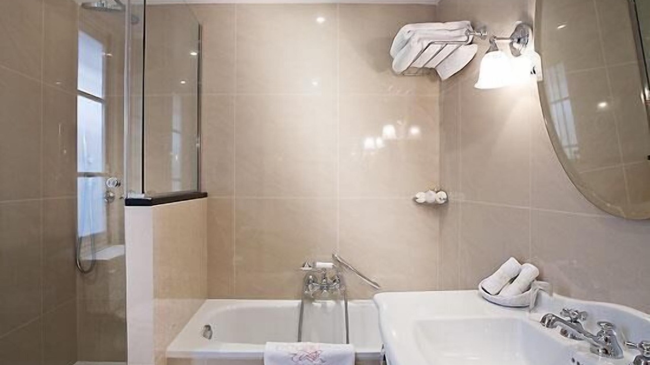 Photo of Bathroom in Saint-Thomas-d'Aquin
