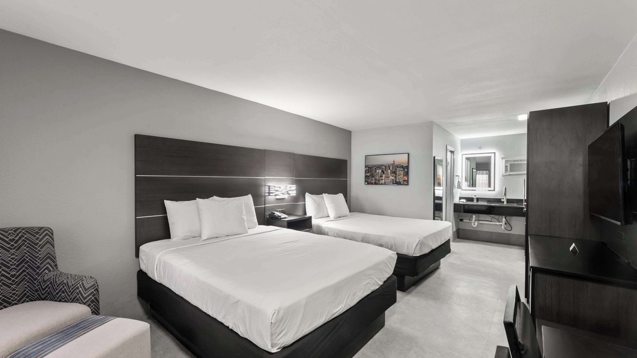 Photo of Bedroom in Western Division