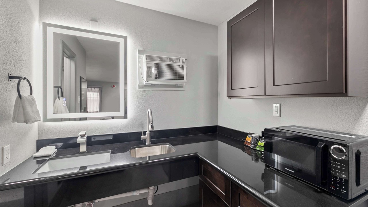Photo of Bedroom in Western Division