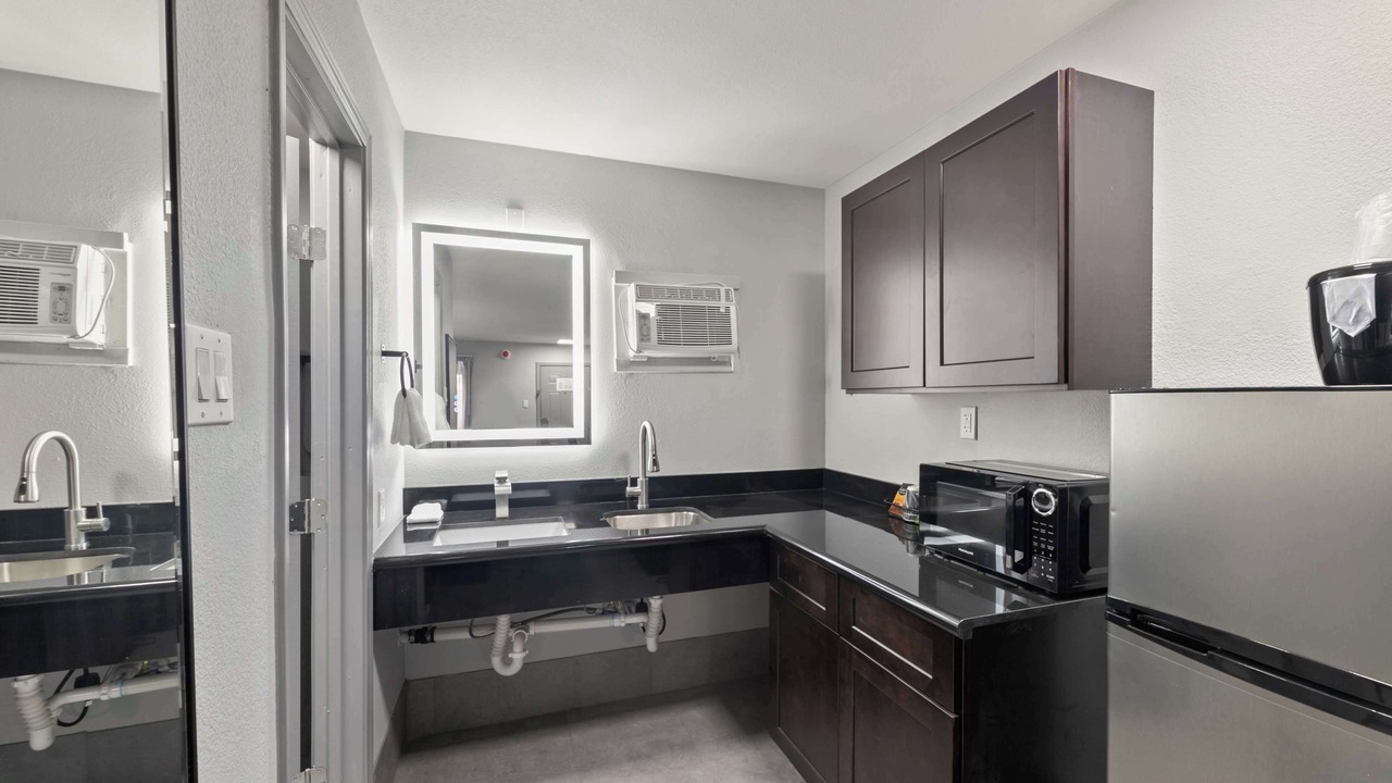 Photo of Bedroom in Western Division