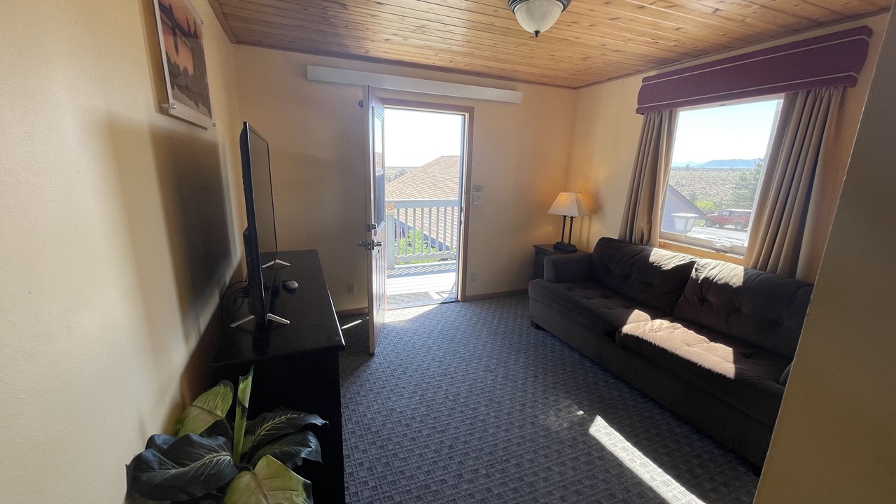 Photo of Bedroom in Lee Vining