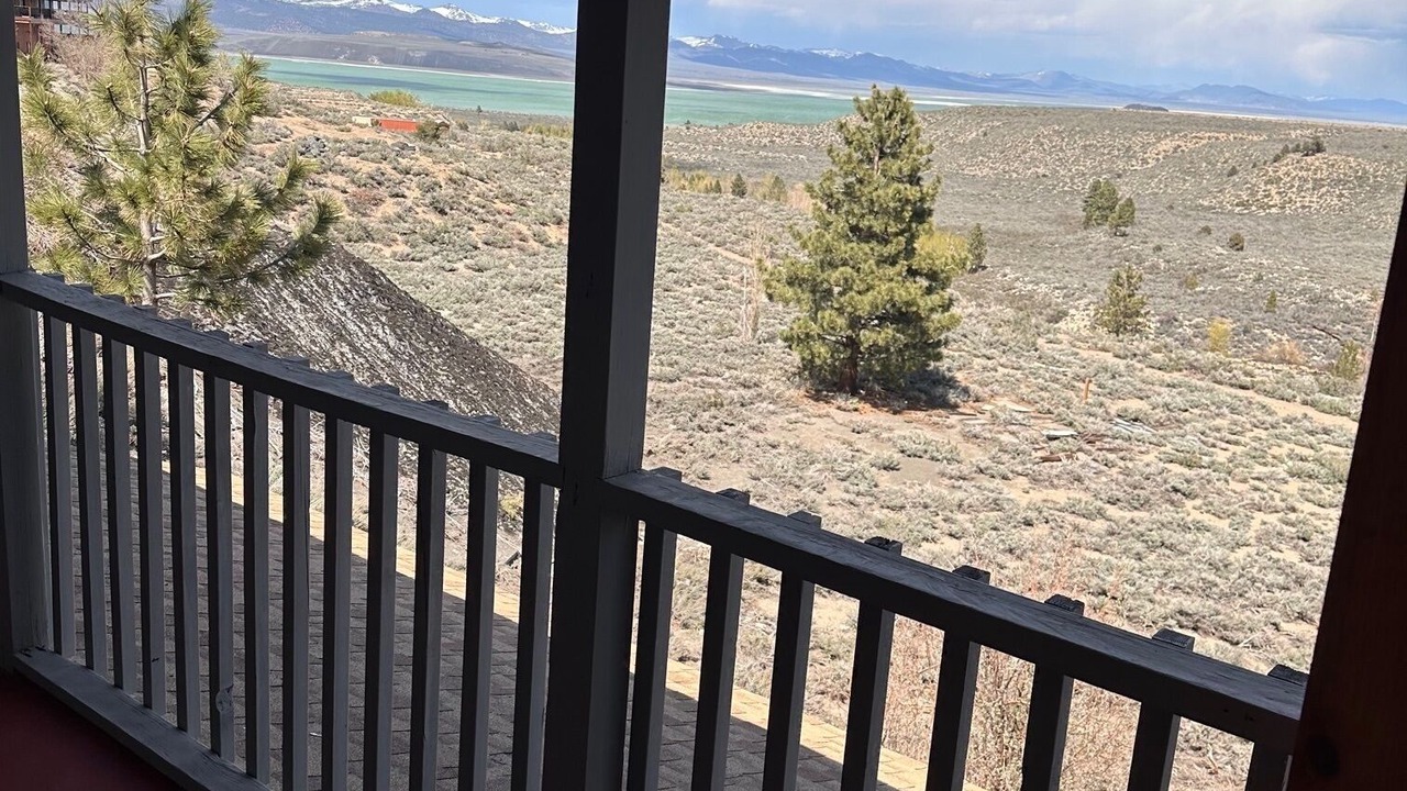 Photo of Patio Balcony in Lee Vining