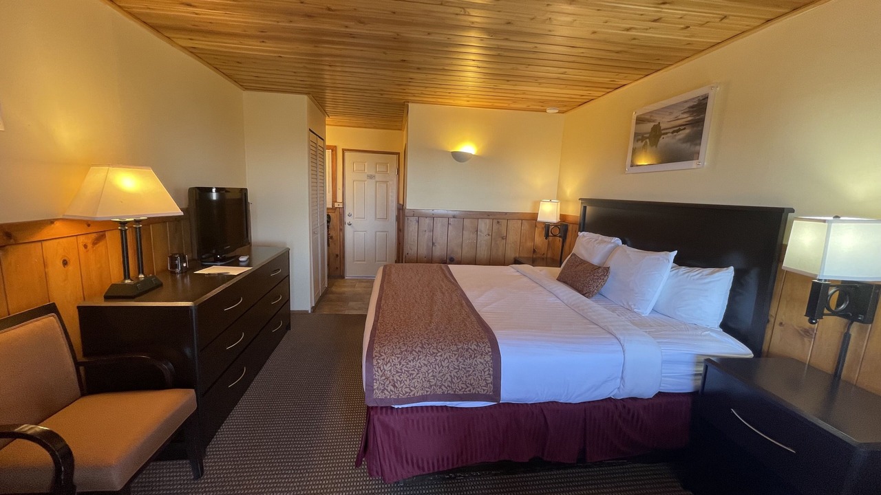 Photo of Bedroom in Lee Vining