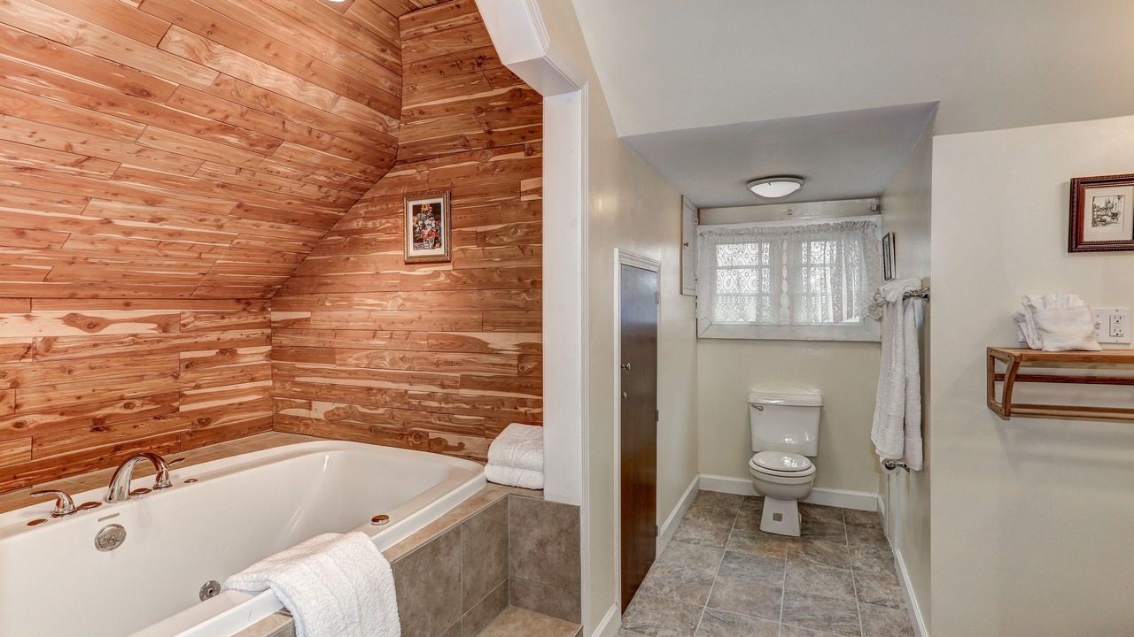 Photo of Bathroom in Luray