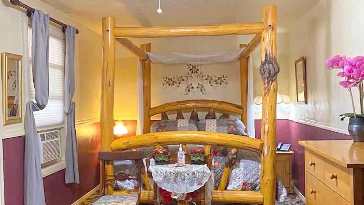 Photo of Bedroom in Chemult