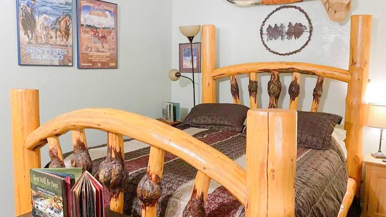 Photo of Bedroom in Chemult