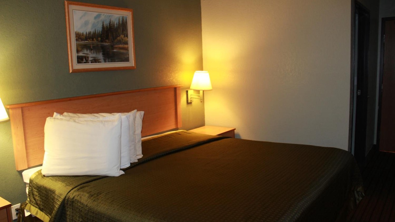 Photo of Bedroom in Pineville