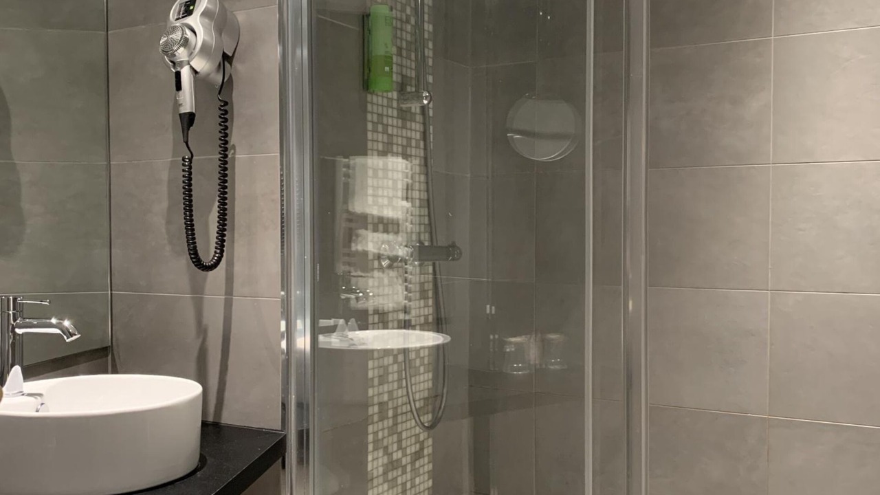 Photo of Bathroom in Montparnasse