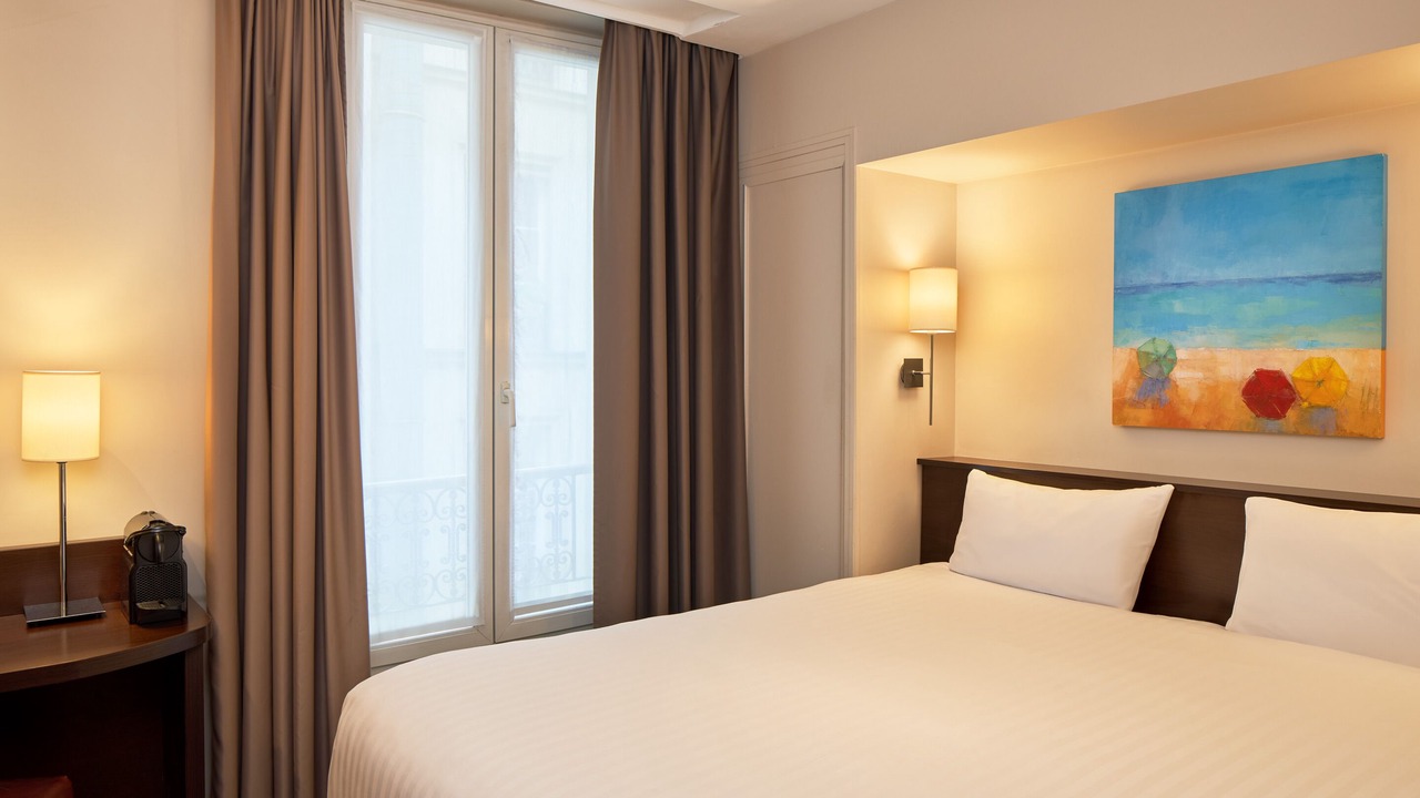 Photo of Bedroom in Montparnasse