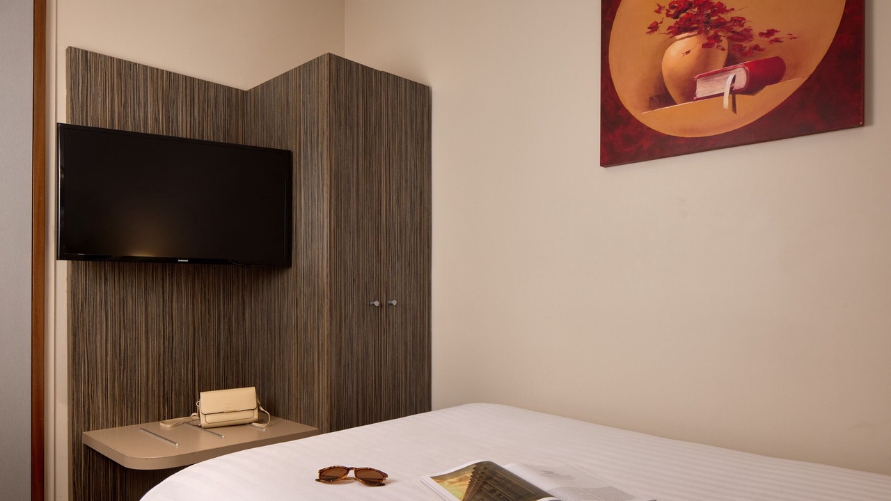 Photo of Bedroom in Montparnasse