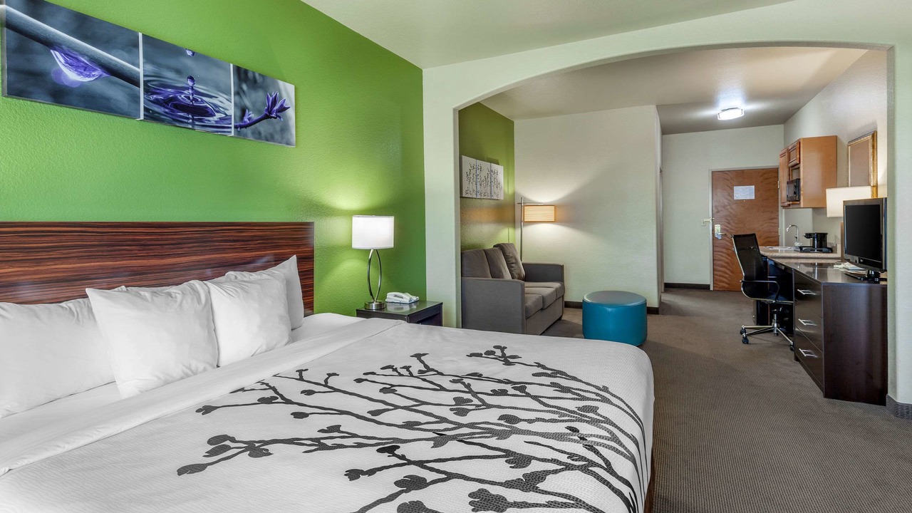 Photo of Bedroom in Hewitt