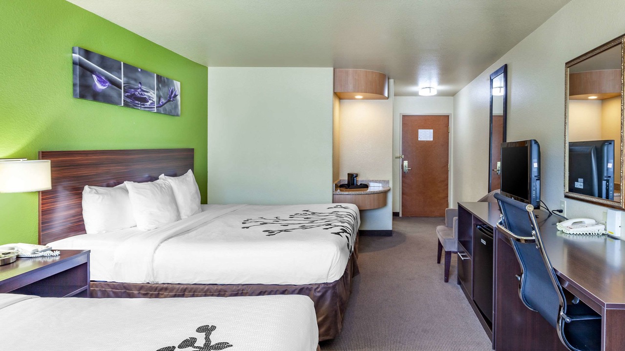 Photo of Bedroom in Hewitt