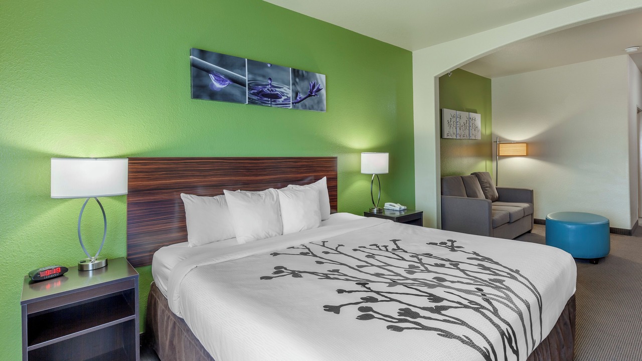 Photo of Bedroom in Hewitt