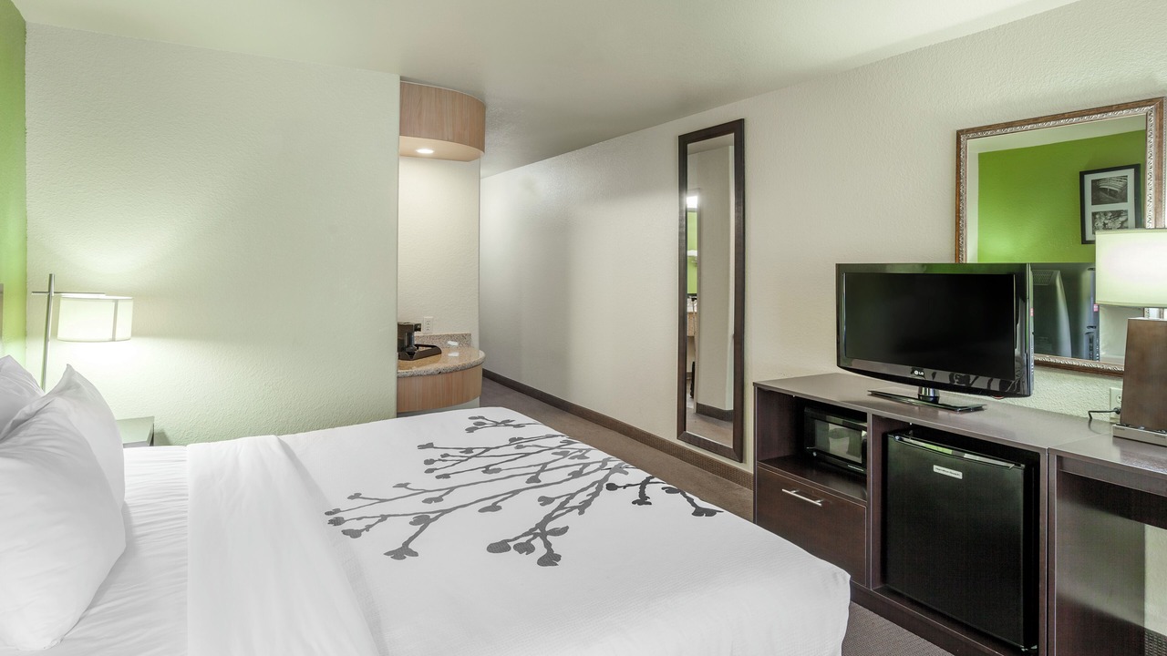 Photo of Bedroom in Hewitt