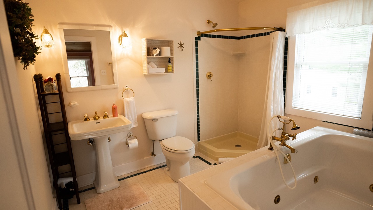 Photo of Bathroom in Union Pier