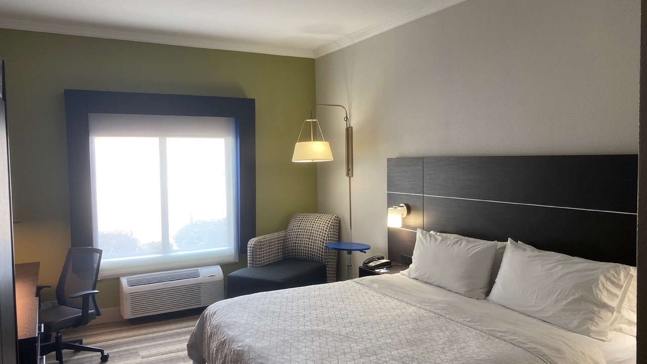Photo of Bedroom in Allen