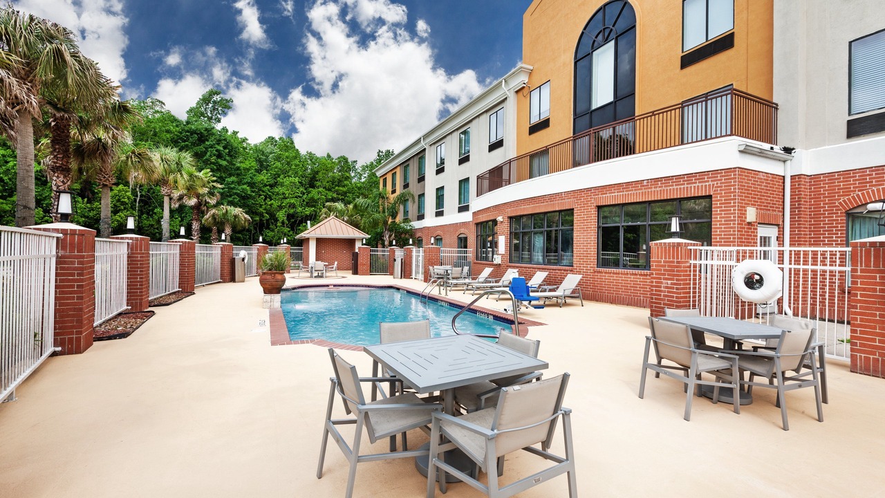 Photo of Outdoor in Orange