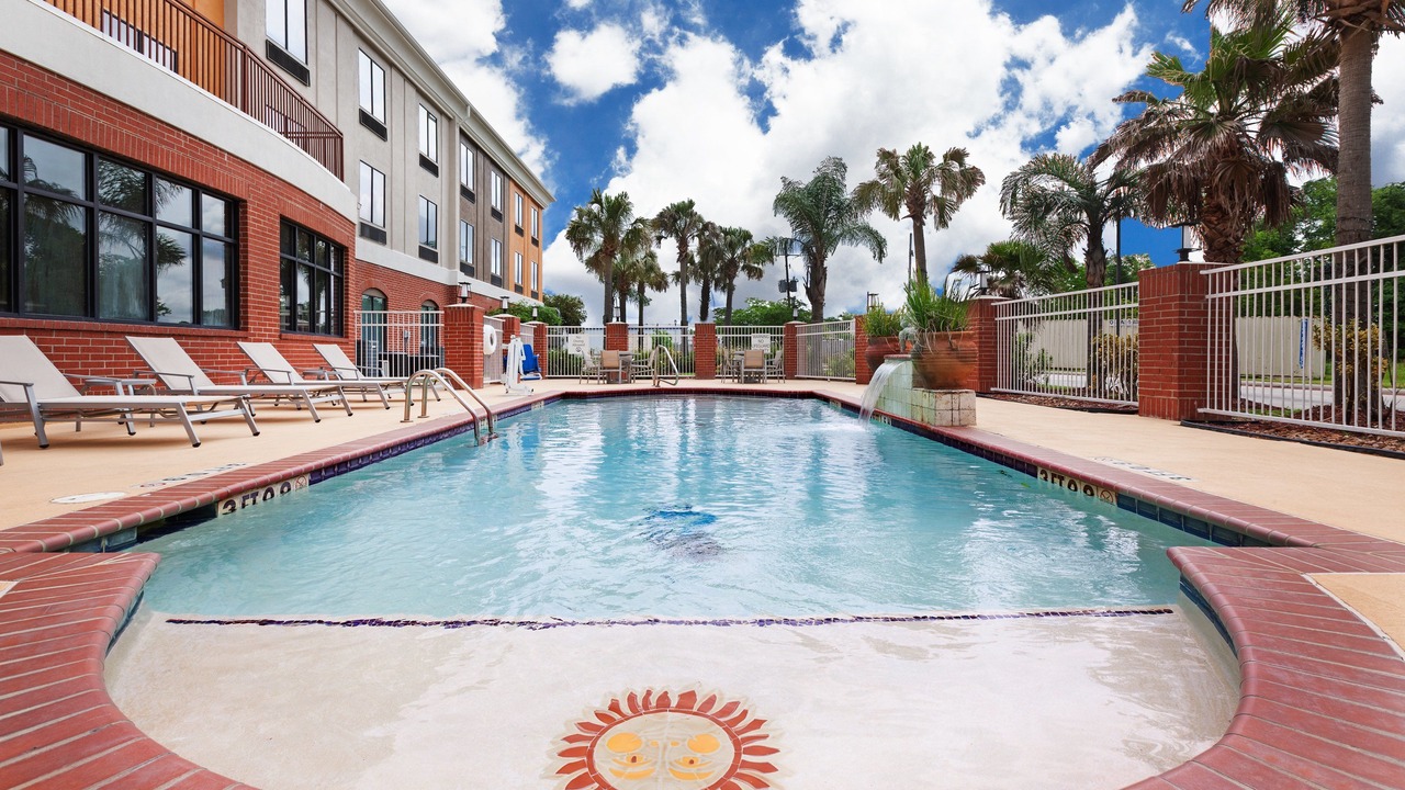 Photo of Outdoor in Orange