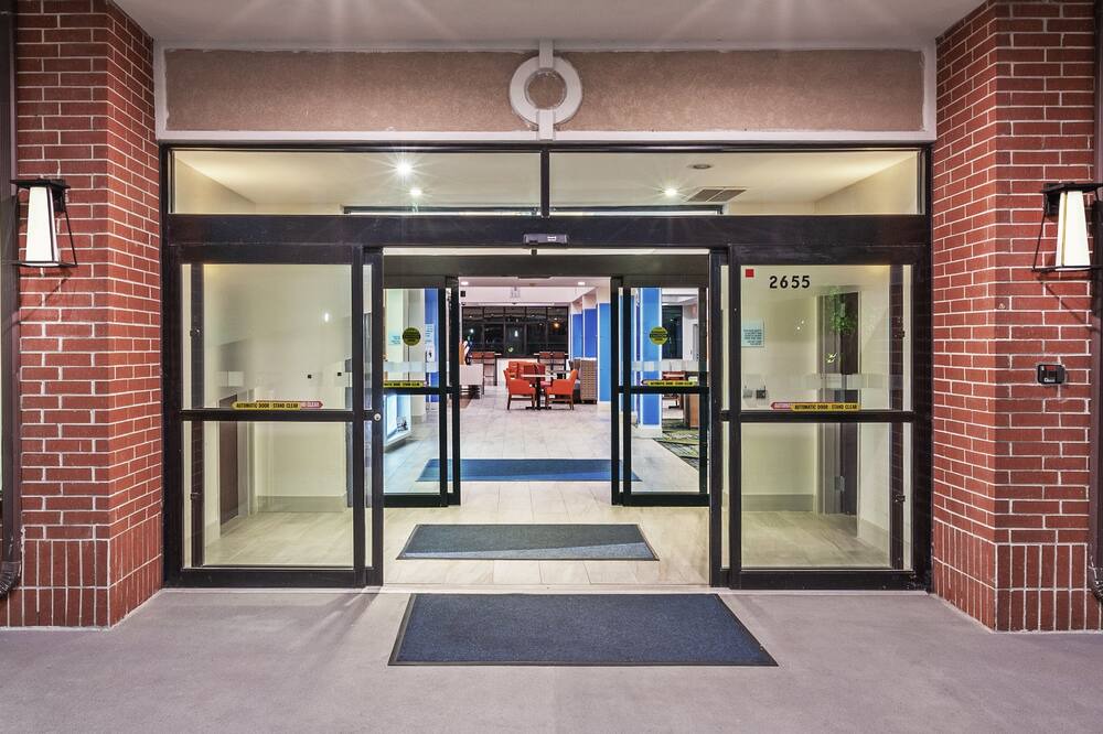 Photo of Outdoor in Orange