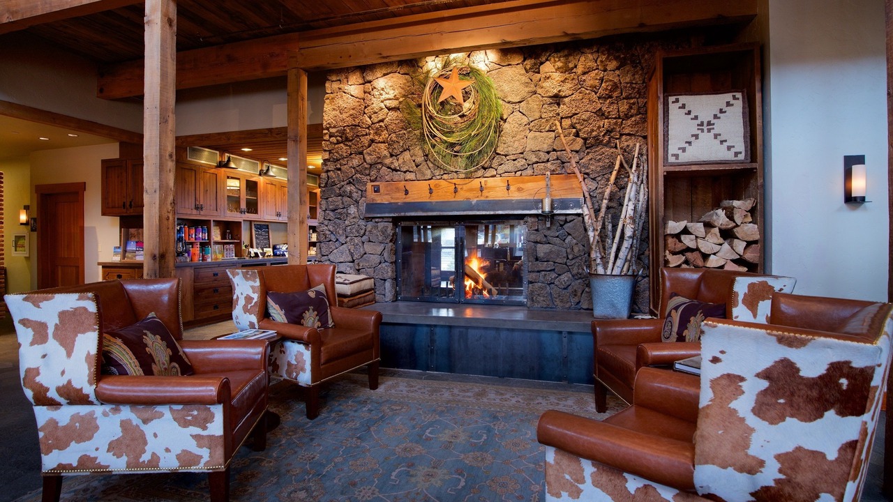 Photo of Livingroom in Powell Butte