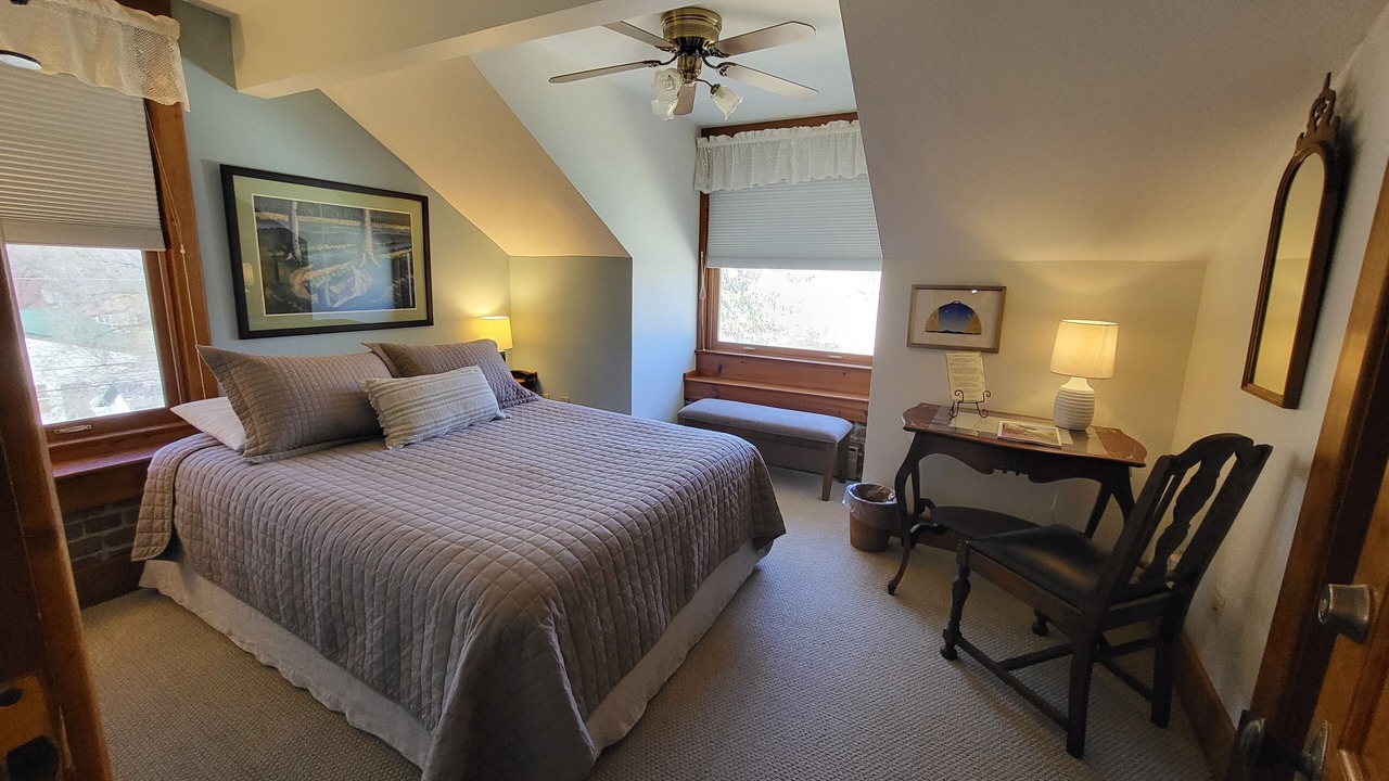 Photo of Bedroom in Paonia