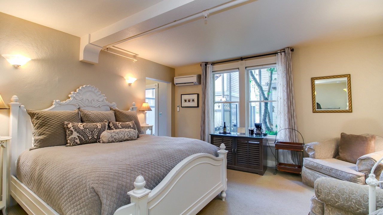 Photo of Bedroom in Historic Downtown District