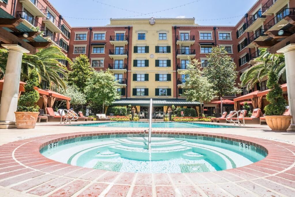Photo of Outdoor in Uptown