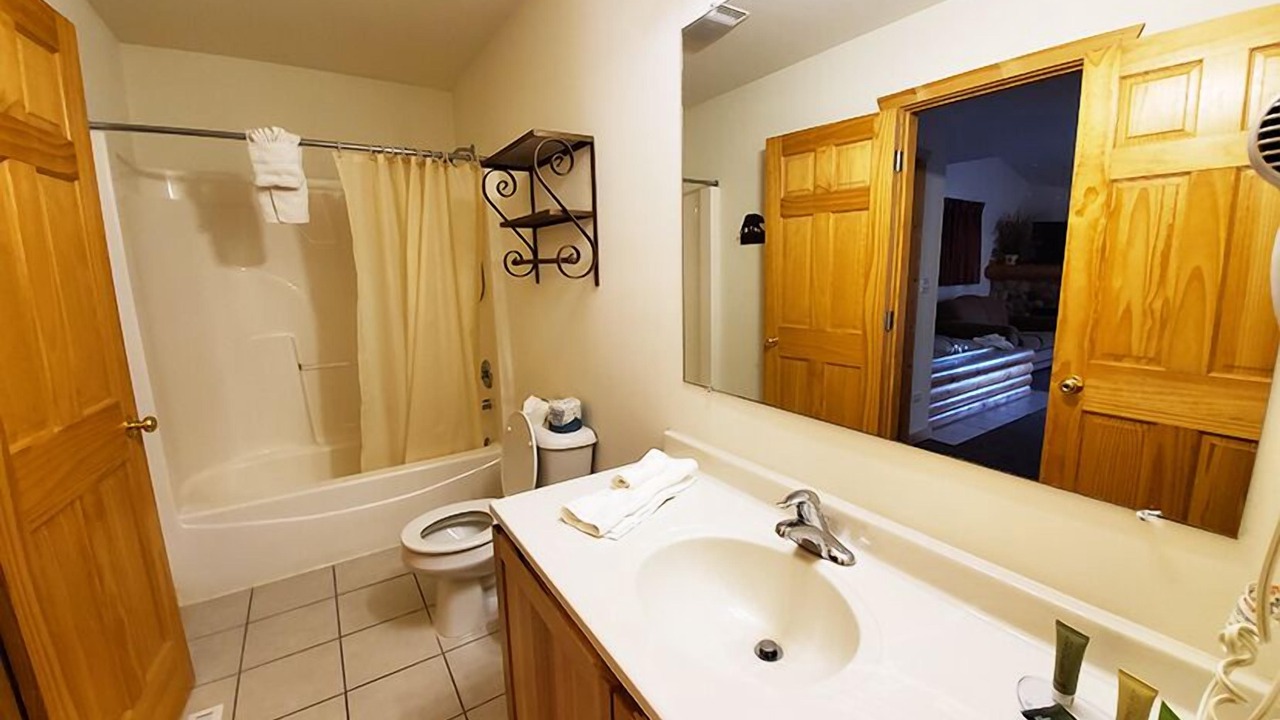 Photo of Bathroom in Oglesby