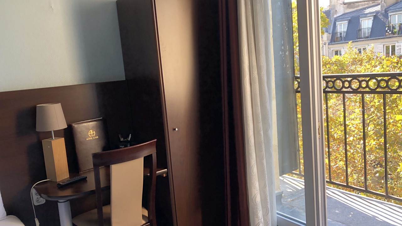 Photo of Bedroom in 10th Arrondissement