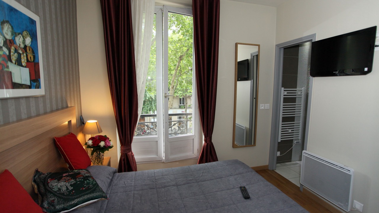 Photo of Bedroom in 10th Arrondissement